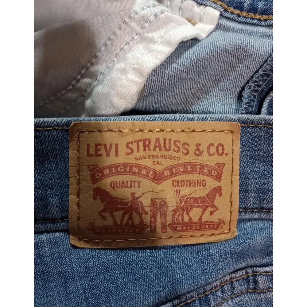 Levis Bermuda Shorts Womens 31 Medium Wash Distressed Denim Stretch Jean‎ Shorts